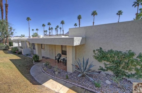 Palm Desert Villa | Private, Comfortable & Great Location To Relax, Shop & Dine.