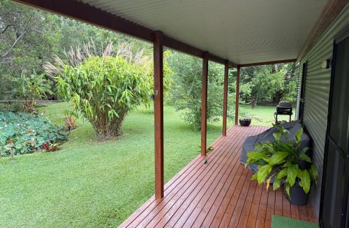Landsborough House | Private country Cabin 1 Bedroom