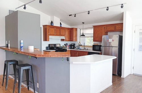 Julian House | Private Dark Sky Mountain Retreat on 7 Acres Spa EV Charger