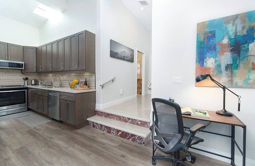 Thousand Oaks Apartment | Private Entry Very Spacious & Quiet 2 Bedroom, 1.5 Bath Guest Suite