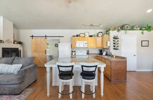 Wickenburg Apartment | Private Guesthouse w/Pool in Historic Wickenburg!