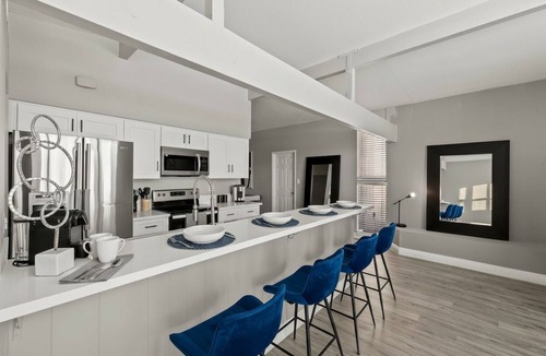 Charleston Preservation House | Private home with pool! Sleeps 16 people