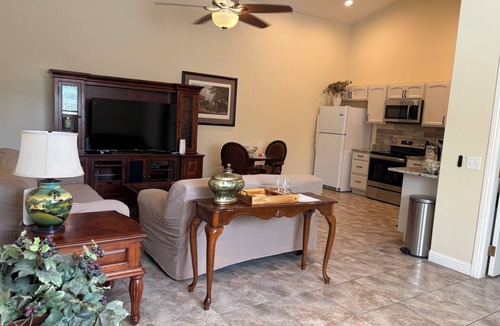 Temecula Apartment | Private Large 1 Bedroom Guest House in Temecula Wine Country Walk to Wineries