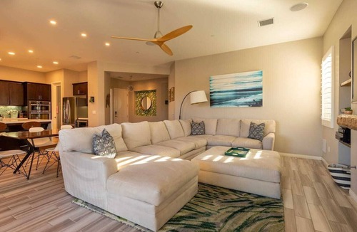Palm Springs Villa | Private Large Modern Villa with Pool/Spa/Slide