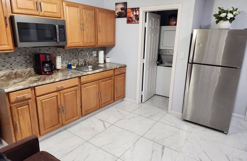 Las Vegas House | Private New Guest House 5min Freemont FREE Parking