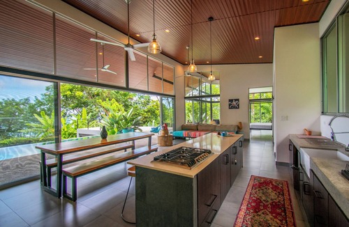Ballena House | Private Ocean View Mountain Adventure Awaits!