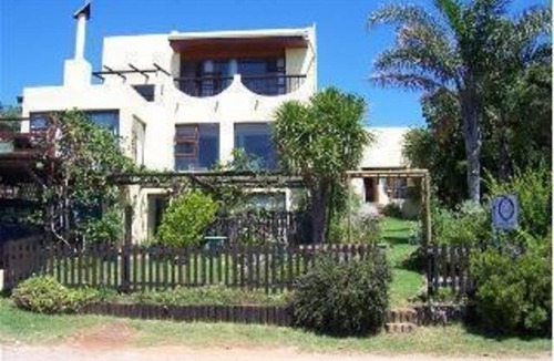 Wavecrest Resort | Private room ∙ 4 guests