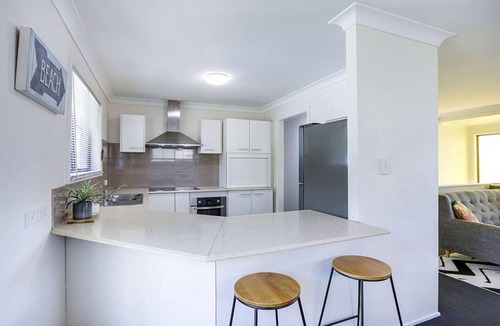 Ashmore Apartment | Private Room in Pleasant Ashmore (R2)