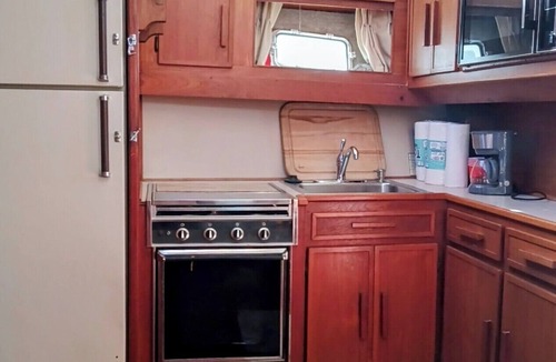 Marina del Rey Boat Rental | Private Room on a uxury boat in Marina del Rey