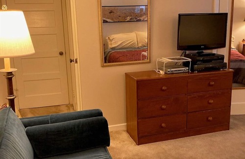 Easton Addition Bed & Breakfast | Private room, private entrance in a redwood grove setting