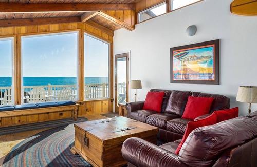 Cayucos House | Private stairs to beach on Pacific Ave walk to town