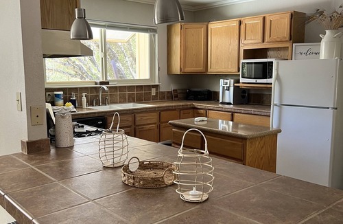Oakhurst House | Private Yosemite Retreat with Spacious Deck & Wildlife