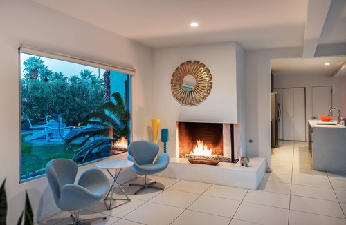 Palm Springs House | PS 6Palms: Mid-Century Gemstone Makes Palm Springs The Life!