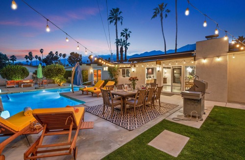 Sunmor House | PS Hipster: Mid-Century Charm and Whimsy With Modern Comfort