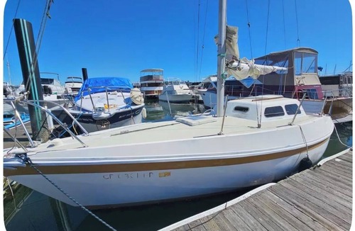 Sausalito Boat Rental | Quaint 1-bedroom house boat in beautiful Sausalito waters