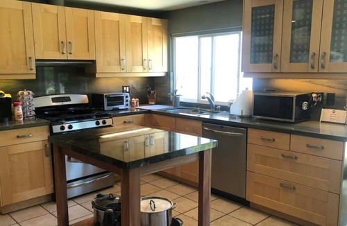 Simi Valley House | Quaint Lovely 2 Bedrooms House-Convenient located