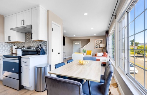 San Bruno House | Quiet and comfortable property with stunning views,15 minutes drive to the beach