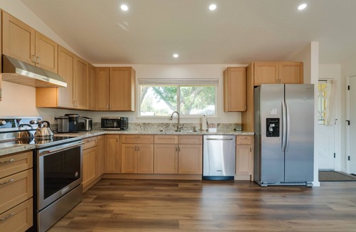 Sparks Cottage | Quiet & Convenient Sparks Retreat Near I-80 & Reno