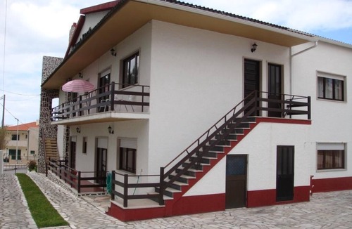 Nazare Villa | Quiet house with garden near the beaches and ocean views