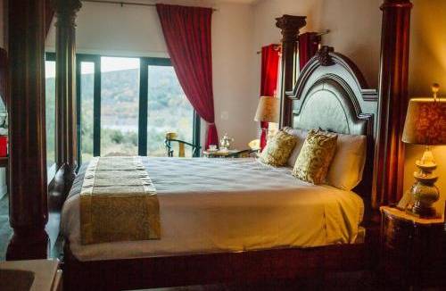 Julian Hotel | Quiet Mind Mountain Lodge, Retreat & Spa