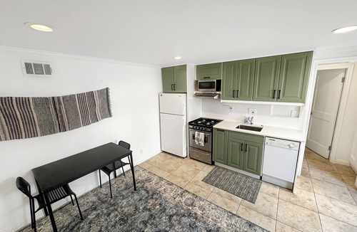 El Porto House | Quiet, Relaxing 3-bedroom house in Manhattan Beach Steps to the Sand
