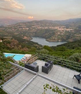 Sao Tome de Covelas House | Quinta da Portinha, stunning views of the Douro River