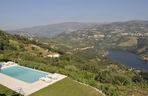 Sao Tome de Covelas House | Quinta da Portinha, stunning views of the Douro River