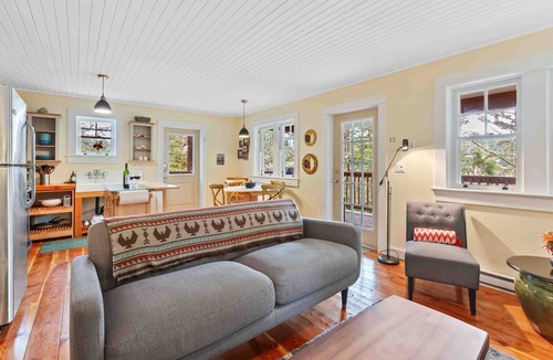Ucluelet Cabin | Rainforest Cove I Private I Ocean Views I Deck & BBQ