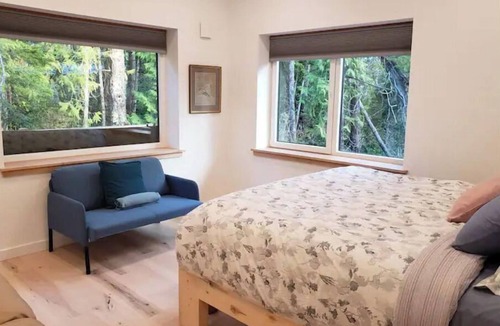 Ucluelet Bed & Breakfast | Rainforest Lane Loft suite