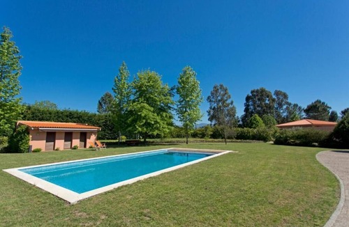 Beijos Villa | Raizes e Particulas - Douro Lake, Pool & Tennis
