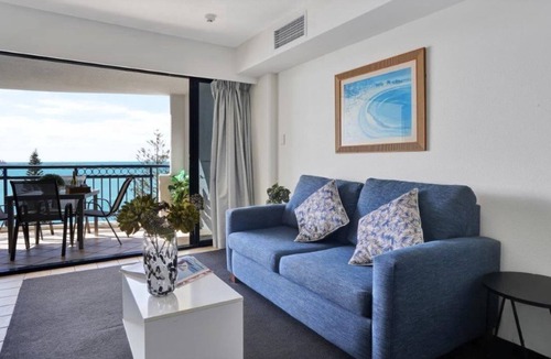 Golden Beach Apartment | Ramada 812 Waterfront Apartment With Pool & Spa Acces