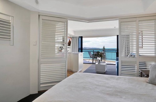 Golden Beach Apartment | Ramada 812 Waterfront Apartment With Pool & Spa Acces