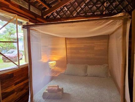 Cocles Ski Chalet | Rameen- Private Garden House near Cocles Beach