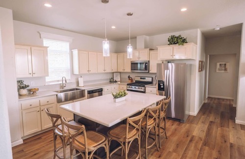 Temecula House | Ranch House Interior - 4 bedroom, 4 bath home on-site of Galway Downs