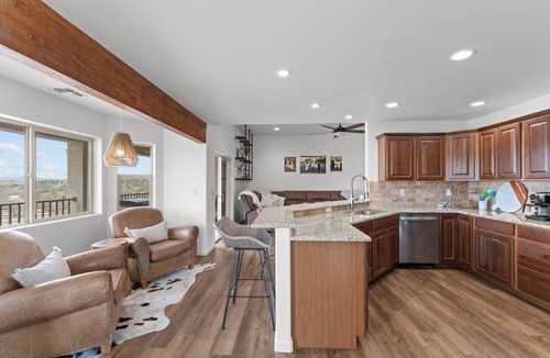 Wickenburg House | Rancho Vista, Luxury living/stalls/patio