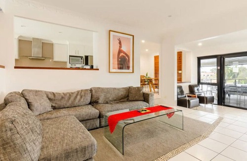 Broadbeach Waters Apartment | Reflections @ Broadbeach (Heated Pool) #NEW!