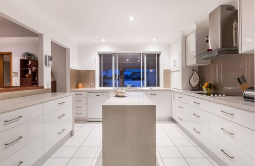 Broadbeach Waters Apartment | Reflections @ Broadbeach (Heated Pool) #NEW!