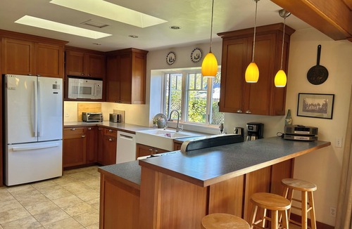 Santa Barbara House | Regal Craftsman, Quiet, Workable, Family Friendly, Walk to Coffee/Dining