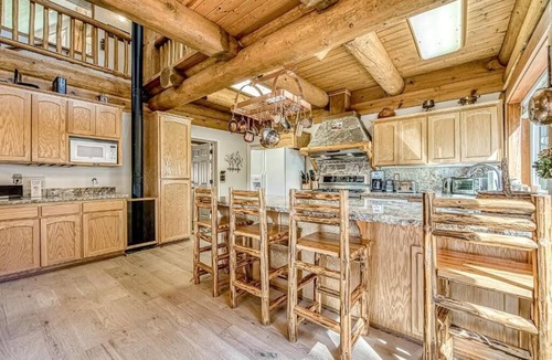 Lakeshore Cabin | Regatta Chalet – Premium Lakeshore Retreat