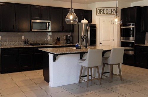 Tulare House | Relax & unwind+fire pit+pergola dining+cozy living