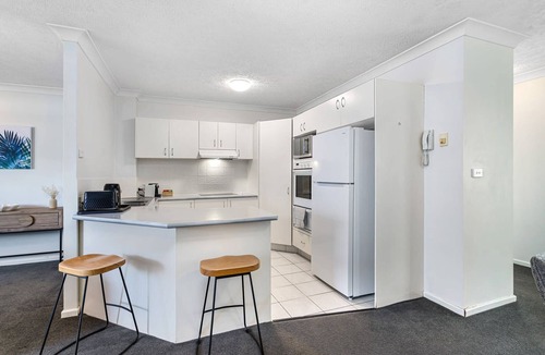 Biggera Waters Apartment | Relaxation Awaits at Runaway Cove