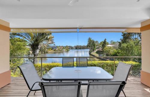 Robina Villa | Relaxing 4BR Robina Escape with Parking & Pool