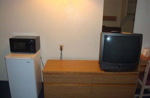 Lake Havasu City Hotel | Relaxing Escape Close to Windsor Beach & London Bridge, w/Free Parking