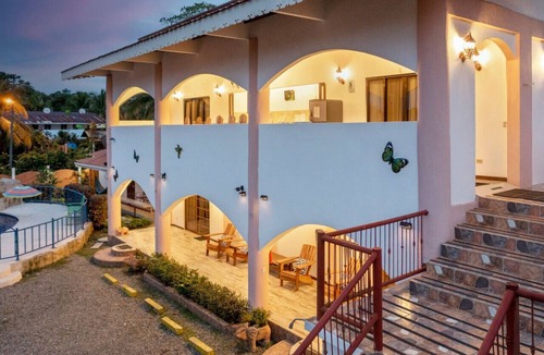 Manzanillo House | Relaxing Poolside Stay | Near Beach and Dining