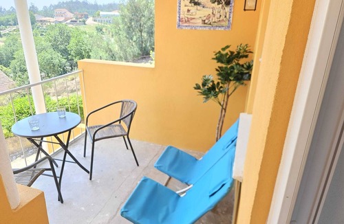 Santa Comba Dao House | Relaxing riverside escape and stunning sunset views