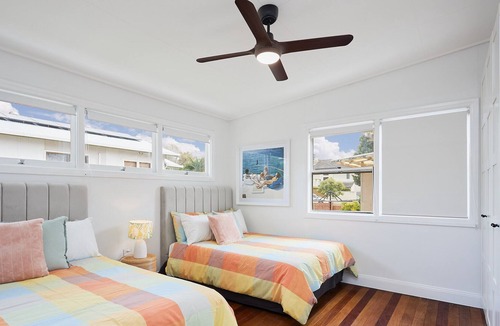 Biggera Waters House | Relaxing & Stylish Entertainers House Close to Everything! #NEWLISTING
