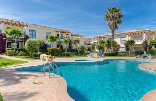 Porto de Mos Apartment | Relaxing two-bedroom luxury modern apartment with mature garden.