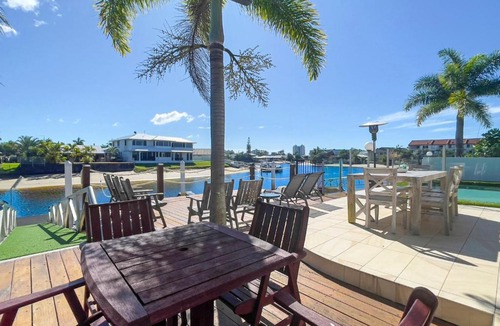 Mooloolaba House | Remarkable Six Bedroom Waterfront Home! Perfect for the extended family