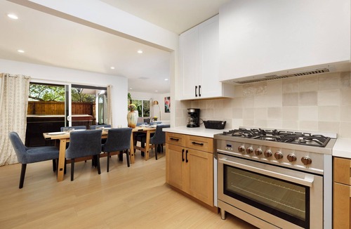 East Beach House | Remodeled Beach Home with Jacuzzi and Sauna~ Walk to Ocean! Pet Friendly