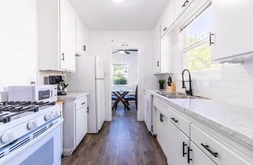 North Hollywood House | Remodeled Spacious Home, Huge Backyard, Grill, Monthly Discounts, Pets!